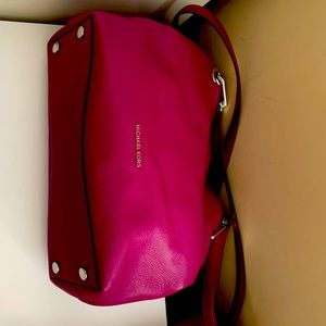 Michael Kors handbag medium size Fuchsia color